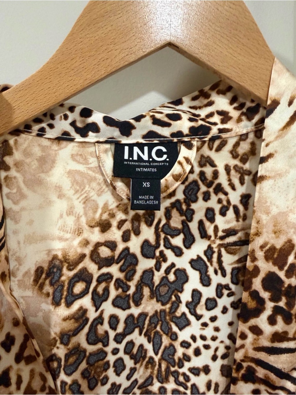 Cheetah Robe - Picture 2 of 4